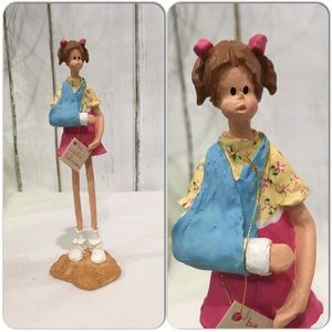 5/$15🐥
DottiesKidsSummitCollection “Betty Ouch”